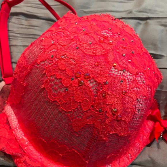 vS bra - Picture 2 of 2